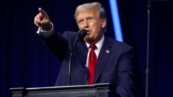 Read more about the article Трамп переложил ответственность за нынешние проблемы в экономике США на Байдена