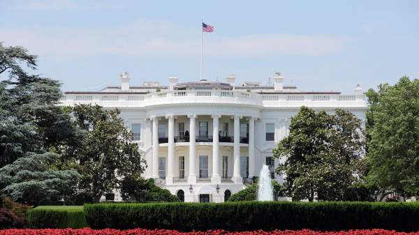 Read more about the article Советник Трампа Наварро: падение ВВП США вызвано резким повышением импорта