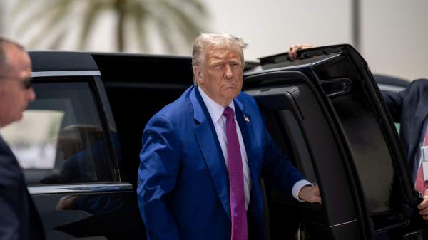 Read more about the article NYT: Трамп считает Зеленского “плохим парнем”
