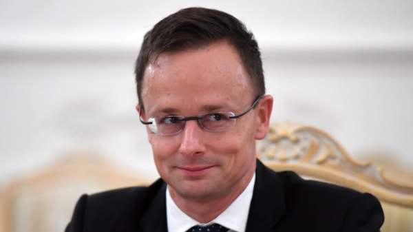 Read more about the article Глава МИД Венгрии Сийярто: отношения с Россией основаны на взаимном уважении