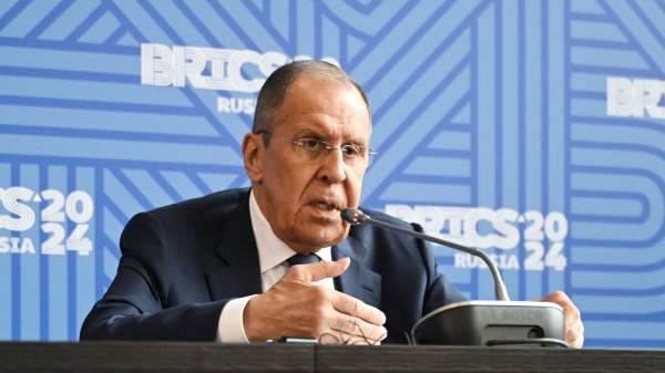 Read more about the article Лавров и глава МИД Бразилии Виейра обсудили взаимодействие стран в рамках БРИКС