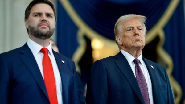 Read more about the article Вэнс: Трамп старается сосредоточиться на мелких деталях конфликта России и Украины