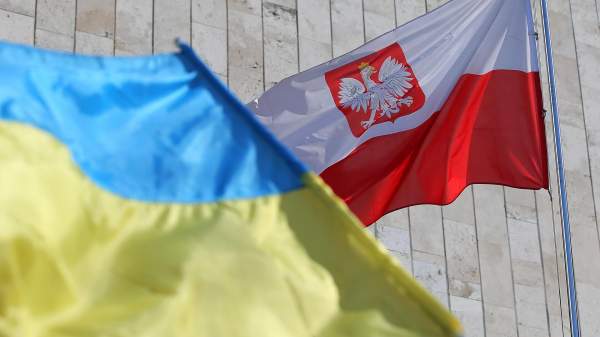 Read more about the article Из Польши депортировали украинца, угрожавшего поджогами из-за отмены соцвыплат