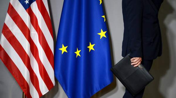 Read more about the article Чирков: США будут пытаться надавить на ЕС в вопросе пошлин
