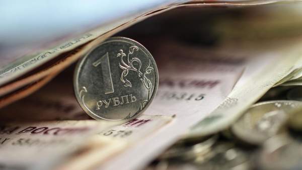 Read more about the article Экономист Чернов: поддержку рублю окажут цены на нефть, но эффект может быть временным