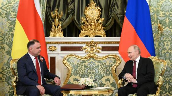 Read more about the article Гаглоев: народ Южной Осетии сам строит свое будущее и делает это вместе с Россией