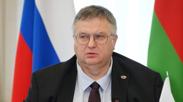Read more about the article Оверчук: Азербайджан заявил о готовности пропускать российскую продукцию в Армению