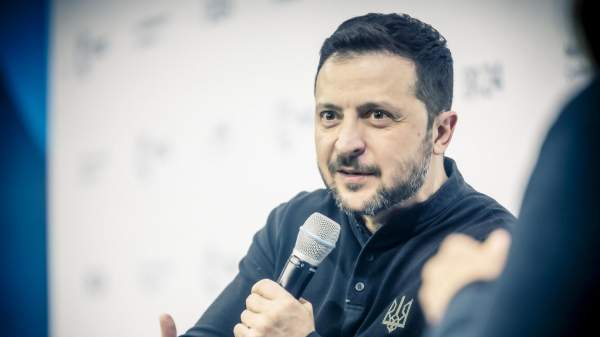 Read more about the article Дмитрук: Зеленский намерен удержать свою власть ценой больших жертв