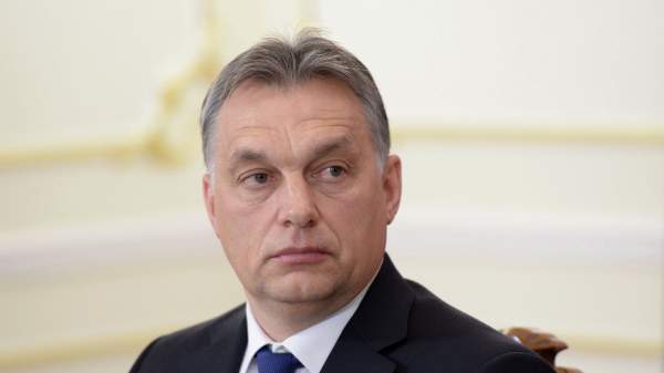Read more about the article Орбан: пока Трамп возглавляет США, санкций против поставок нефти из РФ в Венгрию не будет