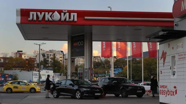 Read more about the article Попов: Болгария не готова к уходу “Лукойла” из страны