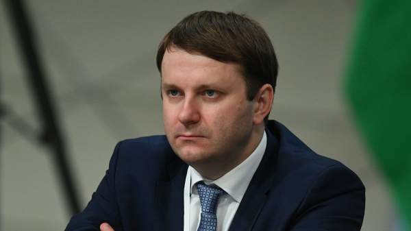 Read more about the article Орешкин: выделяемые на Украину средства возвращаются на Запад из-за коррупции