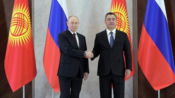 Read more about the article Путин: российские инвестиции в Киргизию достигли $2 млрд