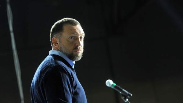 Read more about the article Миллиардер Дерипаска предрек продажу британской короны с молотка из-за госдолга страны