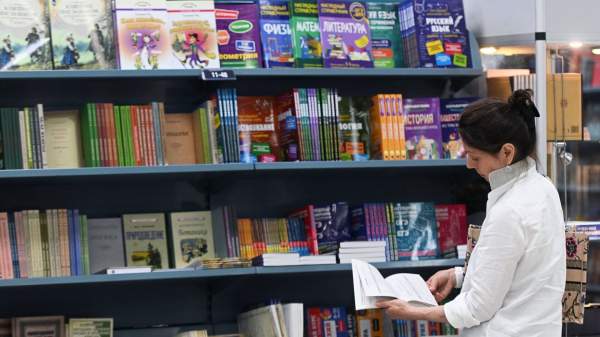 Read more about the article Дипломат Касаткин назвал повышение налога на русские книги в Латвии дискриминацией