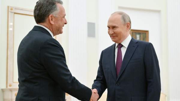 Read more about the article FT: Уиткофф на встрече с Путиным был радостнее, чем с Умеровым