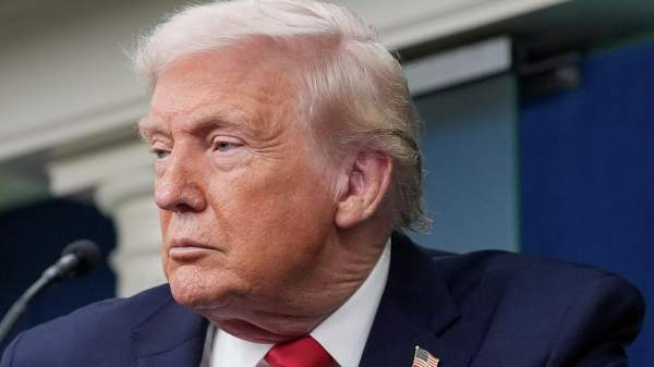 Read more about the article Bloomberg: переговоры ЕС и США заморожены из-за заявлений Трампа