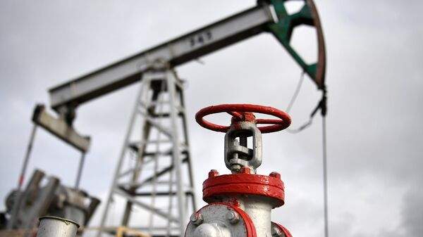 Read more about the article Цена на нефть марки Brent поднялась выше $65 за баррель впервые с 18 ноября