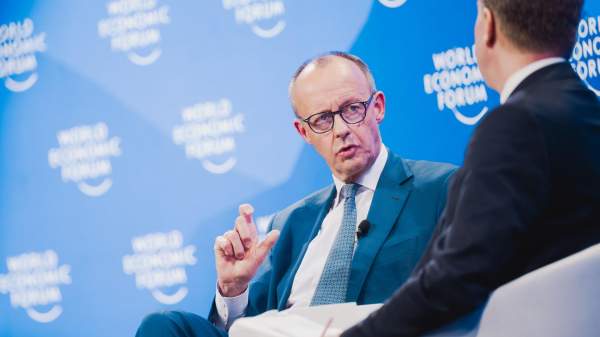 Read more about the article Немецкий депутат Хрупалла порекомендовал Мерцу позвонить в Москву
