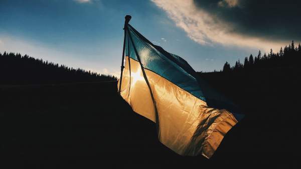 Read more about the article Bloomberg: украинцы готовы к уступкам, если будут гарантии безопасности