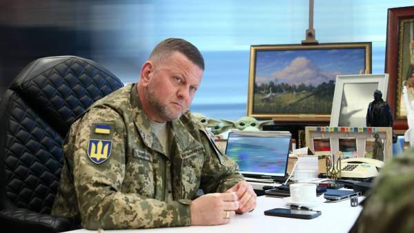 Read more about the article Guardian: Залужный сравнил конфликт с Россией с боем против Майка Тайсона