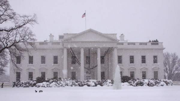 Read more about the article Пресс-секретарь Белого дома Левитт: США диктуют условия торговли нефтью Венесуэлы