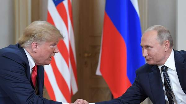 Read more about the article Ушаков сообщил, что Путин провел телефонный разговор с Трампом