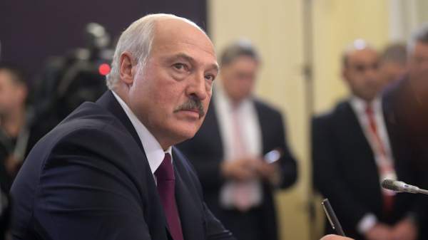 Read more about the article Лукашенко: многовекторность внешней политики Белоруссии обусловлена экономикой