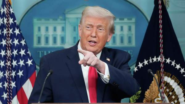 Read more about the article Трамп заявил, что США начнут расчистку Ормузского пролива от иранских мин