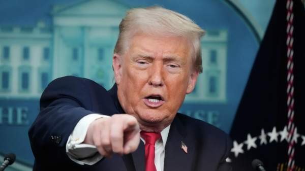 Read more about the article Дэвис: Трамп пошел на перемирие с Ираном только ради перегруппировки сил
