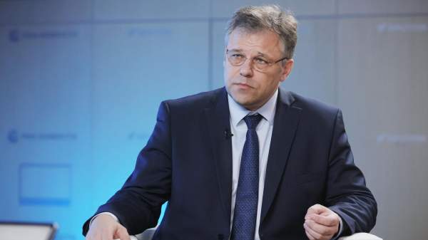 Read more about the article Посол Мирошник заявил, что скандал вокруг “пленок Миндича” должен получить огласку в США