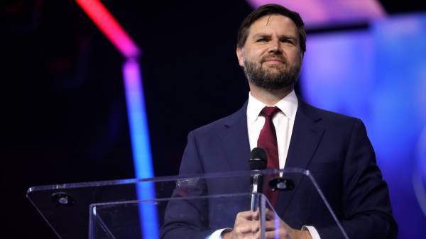 Read more about the article Вэнс: США и Иран заложили основу для согласования окончательной мирной договоренности
