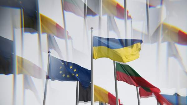 Read more about the article Экс-премьер Украины Азаров: Киев вводит Запад в заблуждение ради финансирования