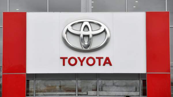 Read more about the article Автоконцерн Toyota остановил работу 9 заводов в Японии из-за тайфуна “Дельфин”