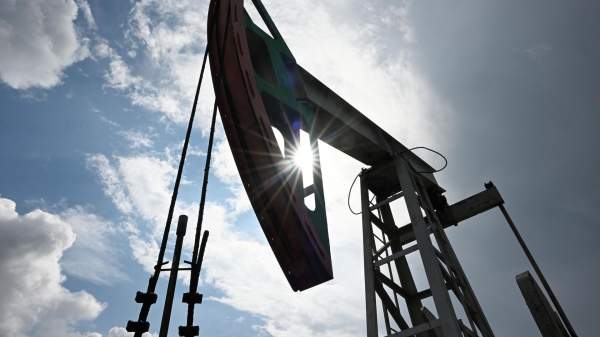 Read more about the article EIA: добыча нефти в США на конец недели незначительно выросла